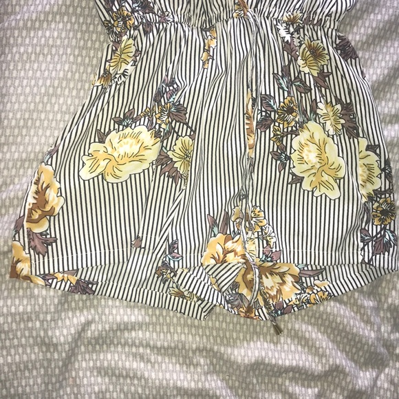 Striped romper - Picture 2 of 3